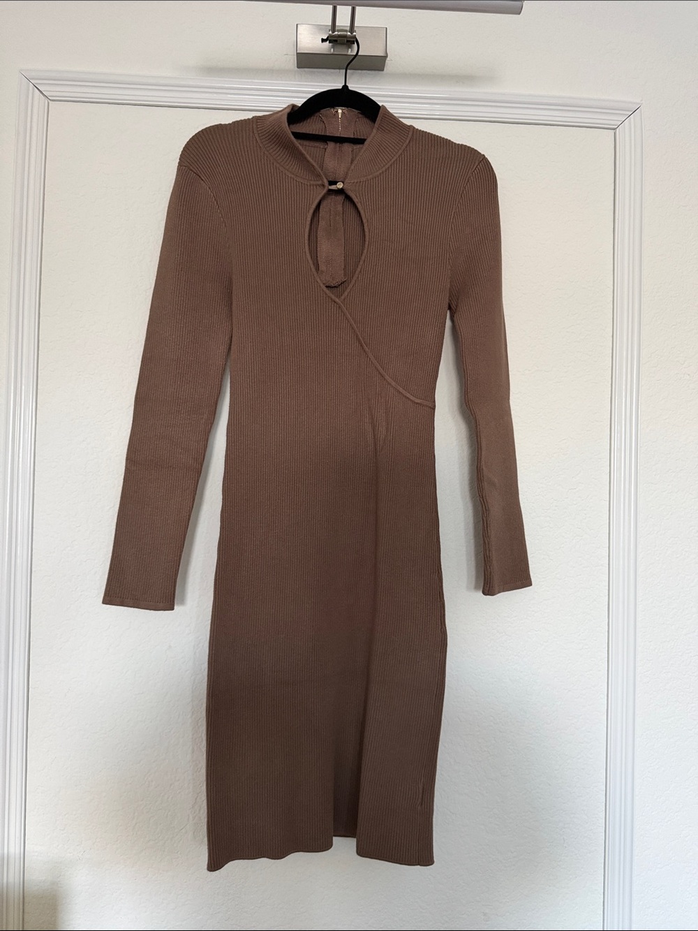 bebe Ribbed Keyhole Long Sleeve Dress in Brown